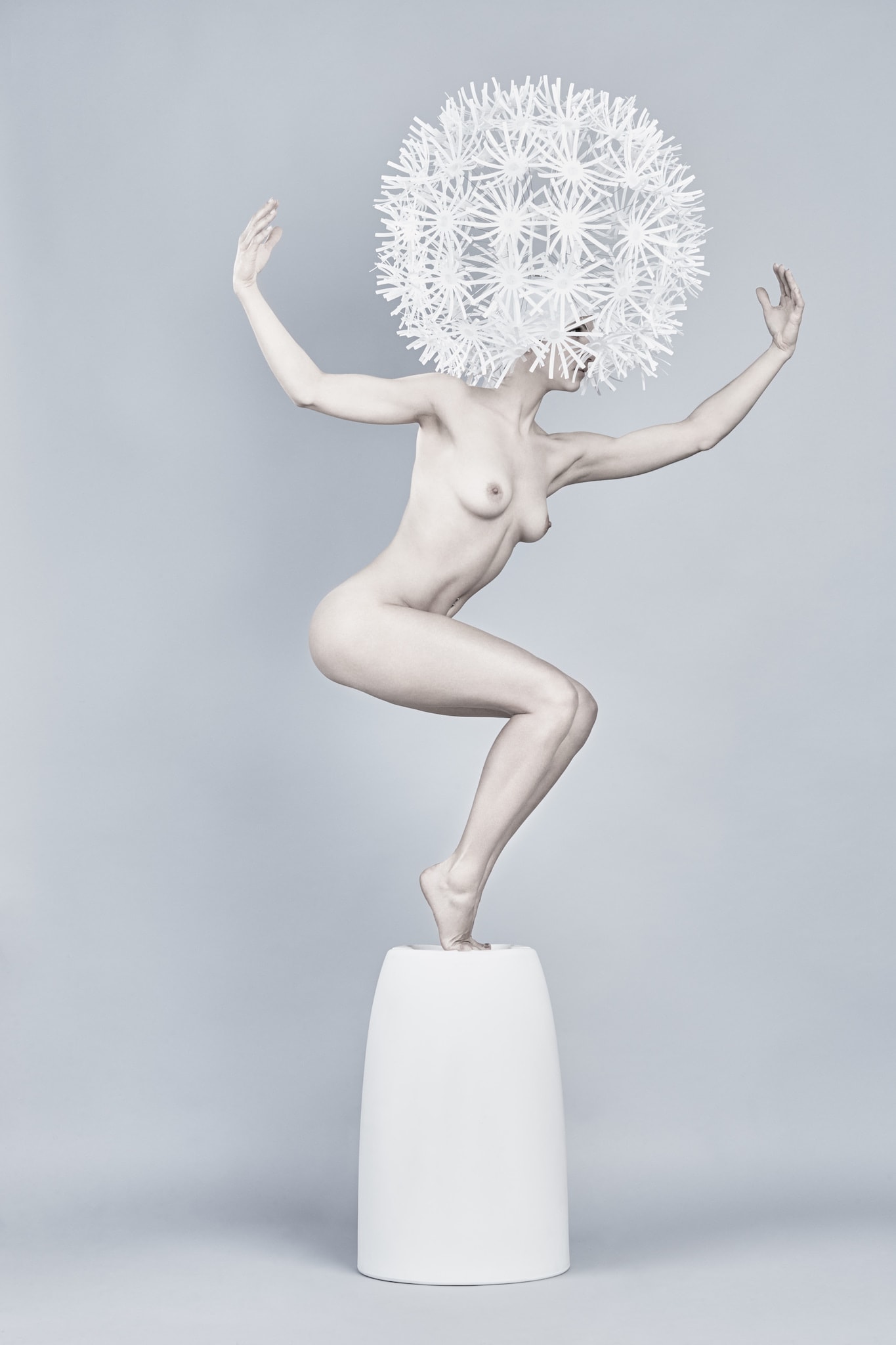 Kristian Dill Photographe Body Nu Conceptuel Lampe Ikea Pot
